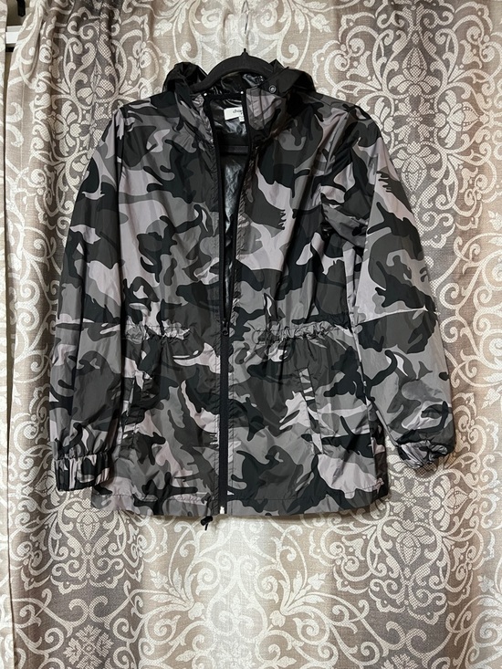 Charlotte Russe Jackets & Blazers - Charlotte Russe Hooded Camo Windbreaker Jacket -